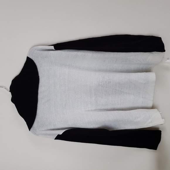 Alison Andrews color block sweater, black and white, lace up side, Sz L - Picture 7 of 7